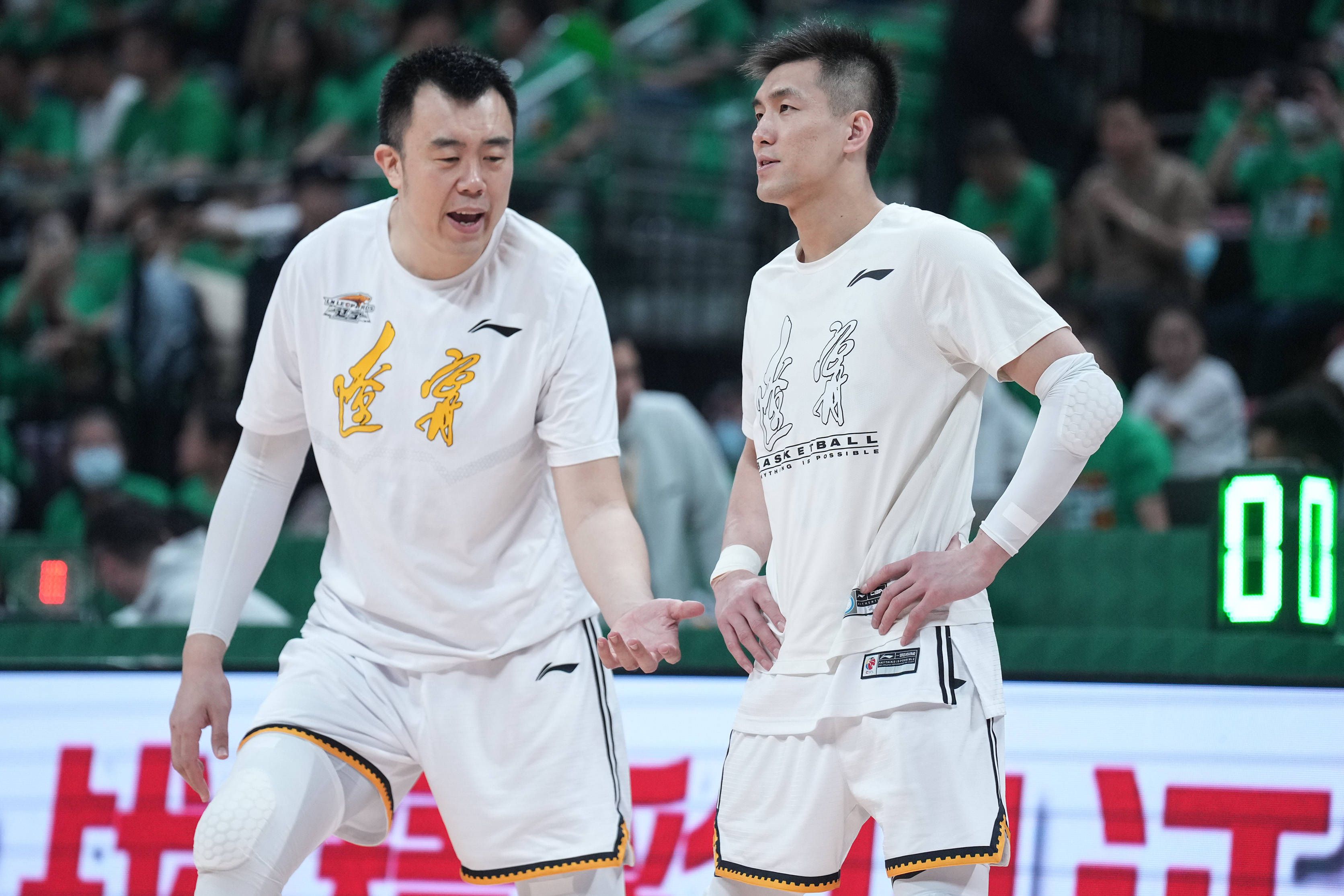 叶辰的大伯叶长空也不禁感慨：这条视频一发出来，苏家基本上就没有任何回转的余地了，不但全国人民会讨伐他们，警方也会讨伐他们，杜家更不会放过他们。